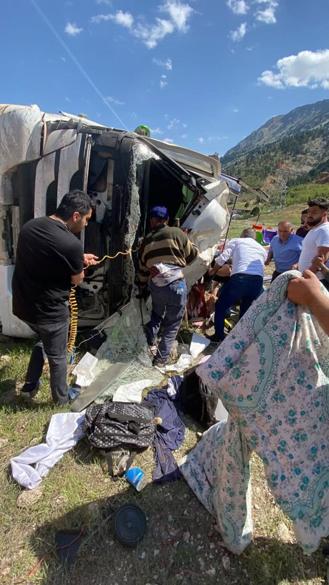 Tır kazası saniye saniye cep telefonu kamerasında - Resim: 2
