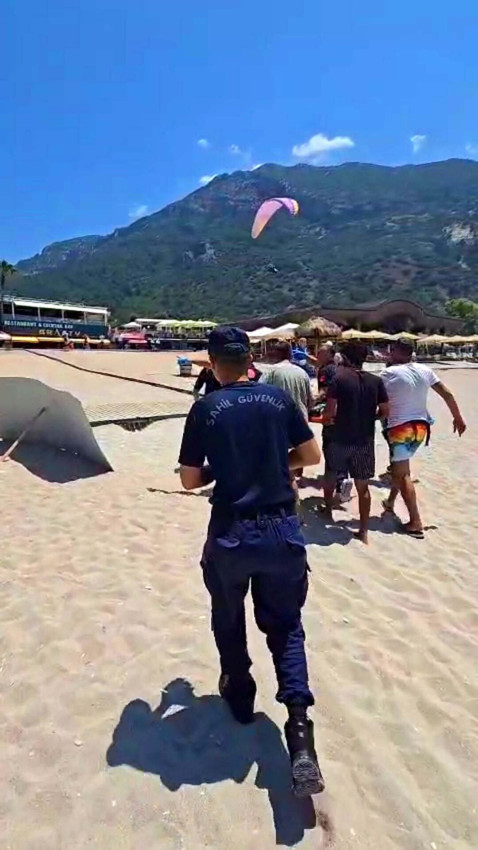 Fethiye'de paraşüt kazası! 100 metre yüksekten denize çakıldı - Resim: 3