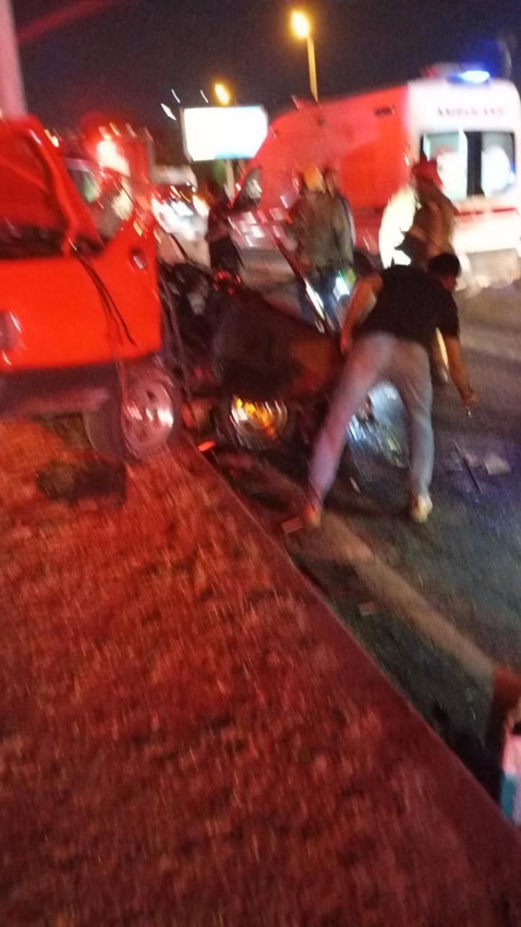 İstanbul'da dehşete düşüren kaza: Otomobil bu hale geldi! - Resim: 4