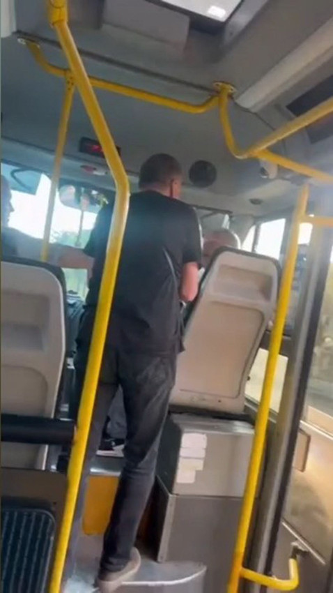 İstanbul'da toplu taşımada akılalmaz kavga: Yumruklaya yumruklaya darp etti - Resim: 2