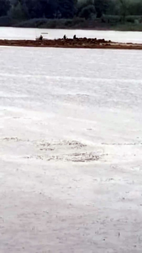 Sular çekildi, Sapanca Gölü'ndeki gizemli yapı yeniden ortaya çıktı - Resim: 3