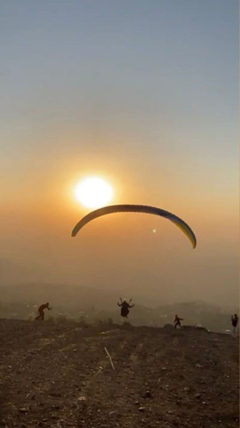 Yamaç paraşütü yapan paraşütçü kayalara çarptı - Resim: 2