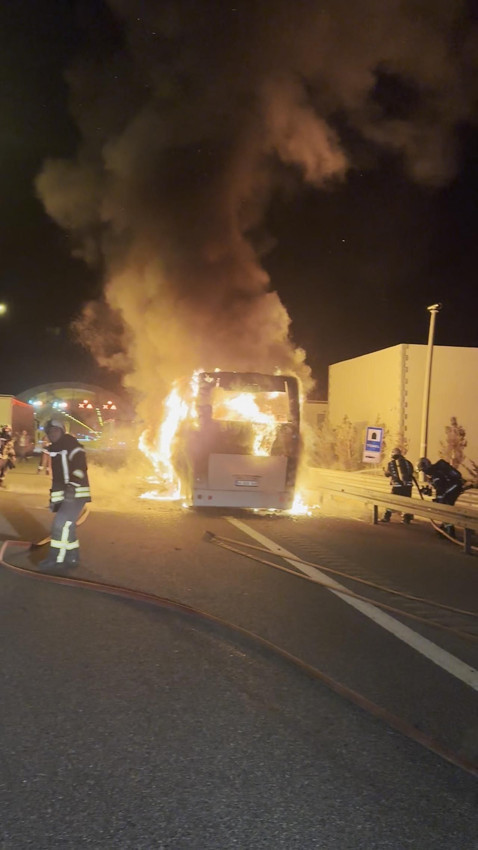 Kuzey Marmara Otoyolu'nda yolcu otobüsü yangını - Resim: 2