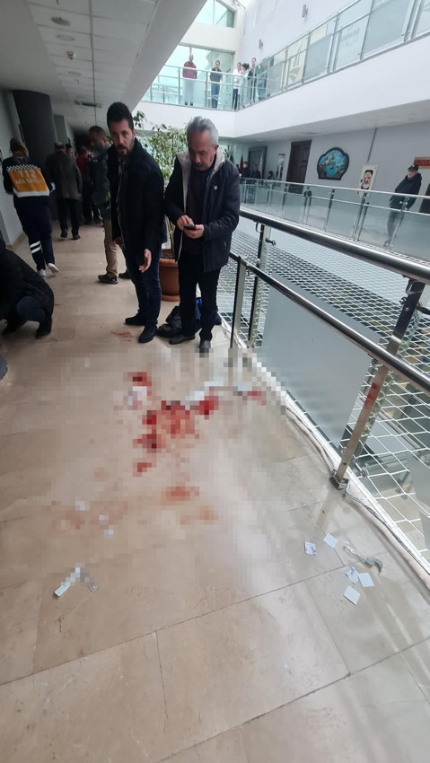 Belediyedeki ihalede kan aktı! Eski MHP'li başkan bıçaklandı - Resim: 2