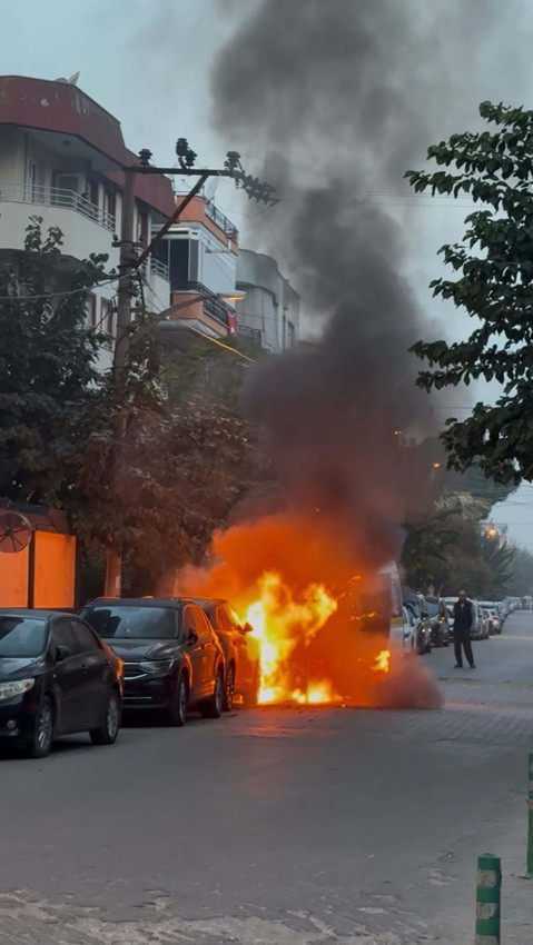 Öğrenci servisi alev alev yandı; faciadan dönüldü! - Resim: 4