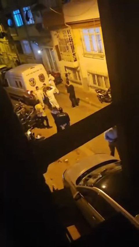İstanbul'da kan donduran kadın cinayeti: Genç kadını evinde katlettiler - Resim: 1
