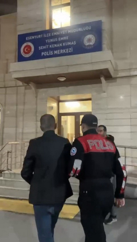 İstanbul'un sahte polisleri yakalandı: Üzerlerinden çıkanlar şoke etti - Resim: 2