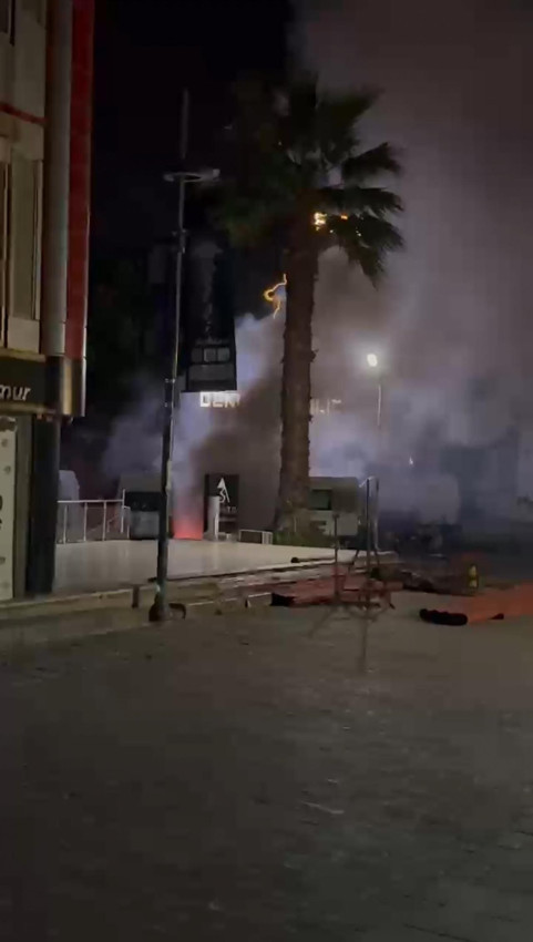 İstanbul'da geceyarısı ''alacaklı'' dehşeti: Tüm araçları yakıp videoya kaydetti - Resim: 4