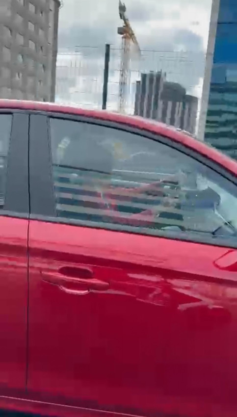 İstanbul'da sıradan bir gün... Kadın sürücü motosikliden, motosikletli kadın sürücüden şikayetçi - Resim: 1