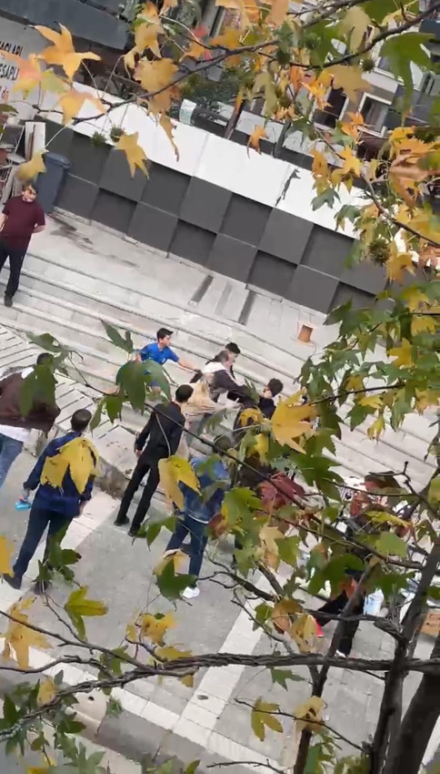 İstanbul'da 15 yaşındaki kıza taciz iddiasında kan aktı: Dehşet anları kamerada! - Resim: 4