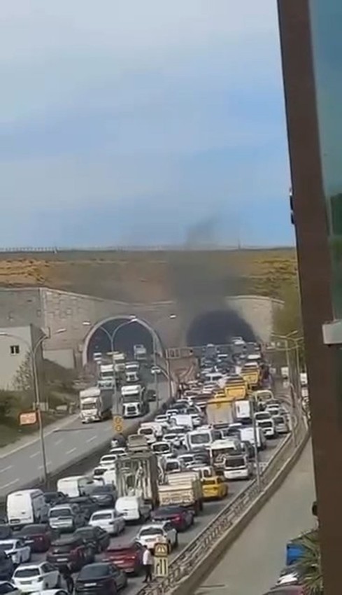 Sabiha Gökçen Havalimanı Tüneli'nde TIR yangını - Resim: 3