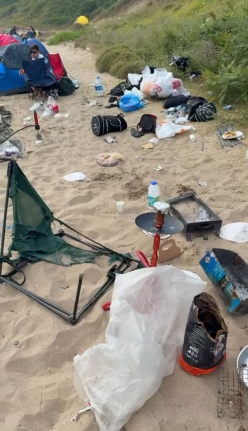 Yine geldiler, yine yediler, yine içtiler, yine içine ettiler... - Resim: 2