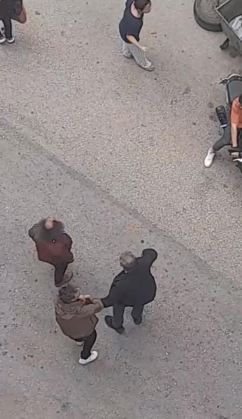 Küçük kız ''beni taciz etti'' dedi, ailesi dükkanı basıp şüpheliyi evire çevire dövdü - Resim: 4