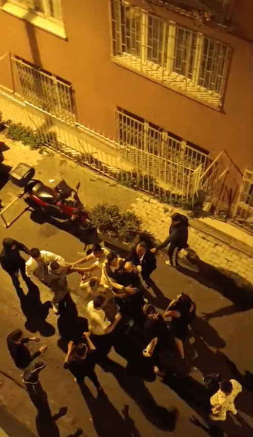 Sünnet düğünündeki tartışma sokağa taştı; mahalle savaş alanına döndü - Resim: 3