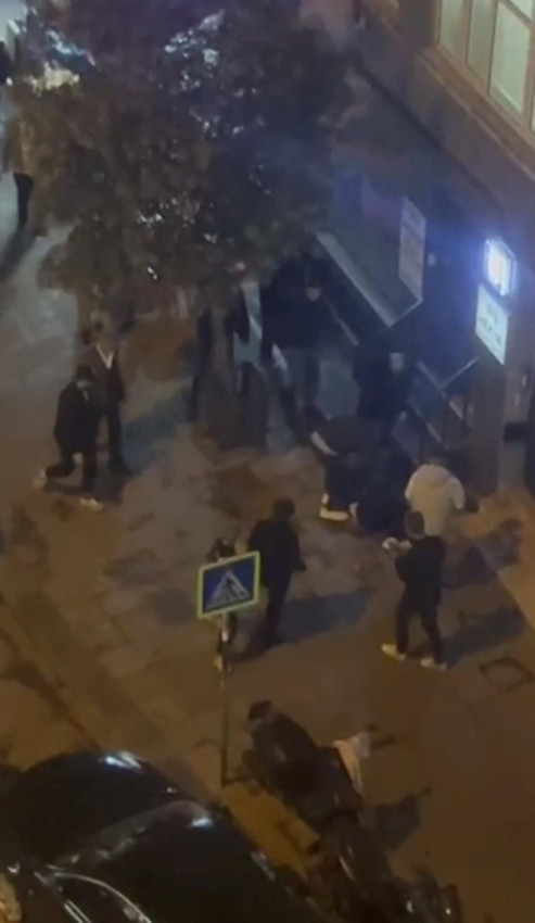 İstanbul'da sokak ortasında silahlı saldırı - Resim: 1