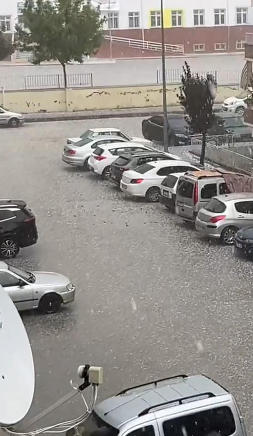 Bir ilimizi dolu vurdu; çok sayıda araç hasar gördü - Resim: 3