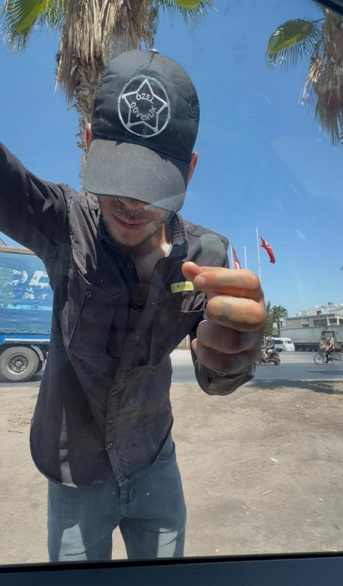 Cam silen çocuklar trafikte sürücülerin kabusu oldu - Resim: 3