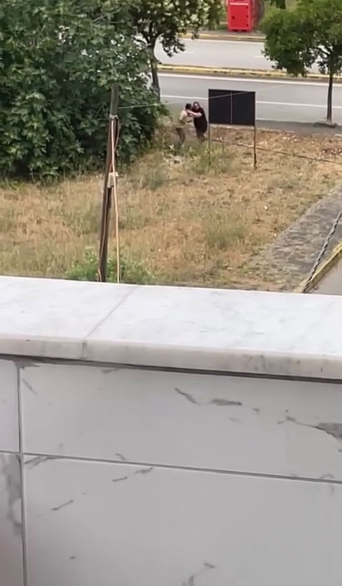 Palalı cinayet kamerada! Amcasını korkunç bir şekilde katletti - Resim: 2