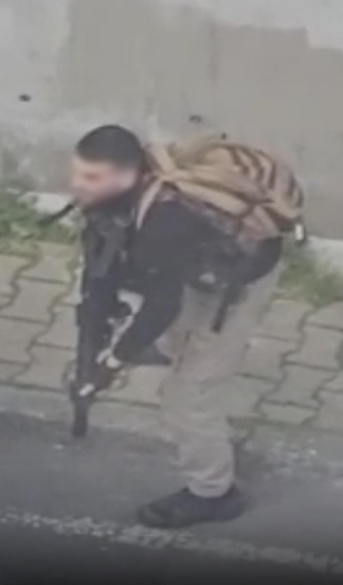 İsrail Konsolosluğu önünde saldırganların etkisiz hale getirildiği anlar kamerada - Resim: 2