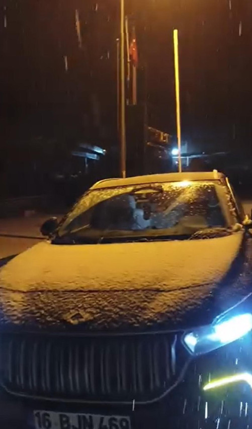 İstanbul'un yanı başında kar yağışı sürprizi - Resim: 2