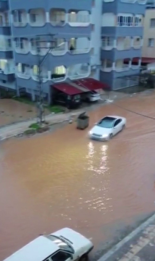 Hatay’da bayram kabusu: Reyhanlı çamurlu suların altında! - Resim: 3