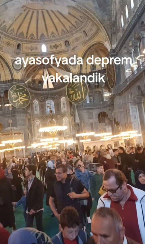 Ayasofya-i Kebir Cami'sindeki deprem anındaki panik kamerada - Resim: 3