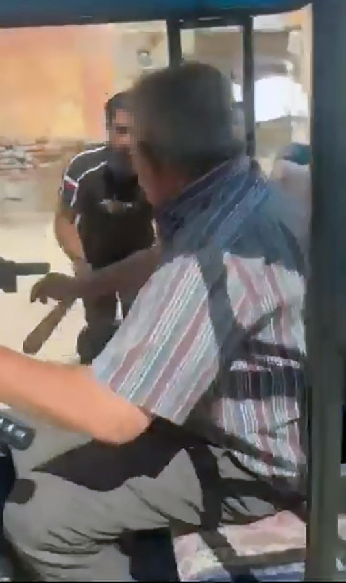 2 gence sopayla işkence eden şüphelinin ilk vukuatı değilmiş! Şoke eden görüntüler - Resim: 4