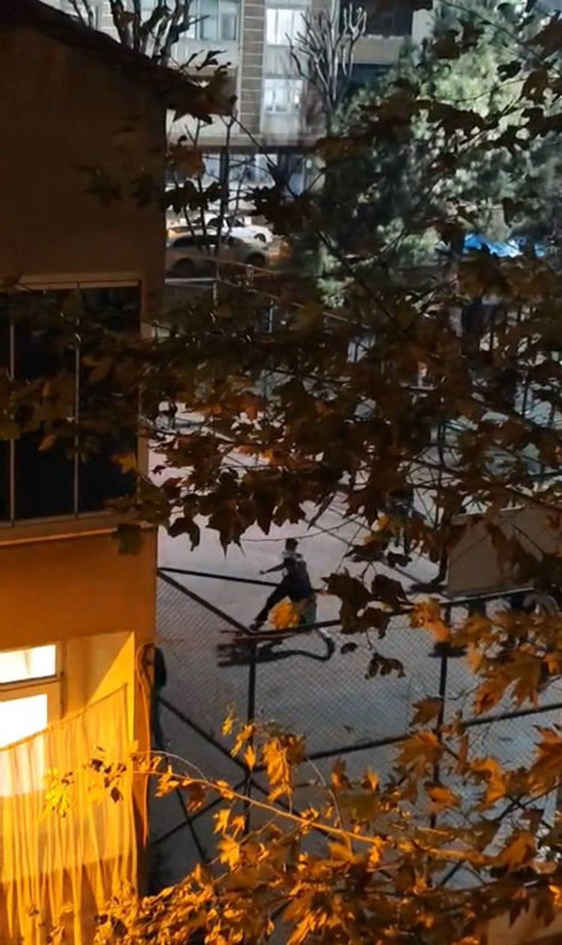 Tekmeli yumruklu kavga sırasında ''yok artık'' dedirten anlar - Resim: 4