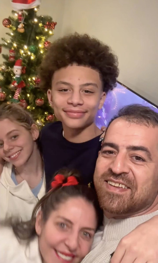 Defne Joy Foster'ın oğlu sessizliğini bozdu: ''Annemle ilgili her şeyi biliyorum'' - Resim: 2