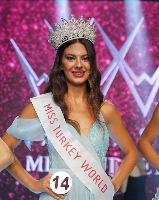 Türkiye güzeli paylaştı: Bir eve 2 Miss Turkey! - Resim: 1