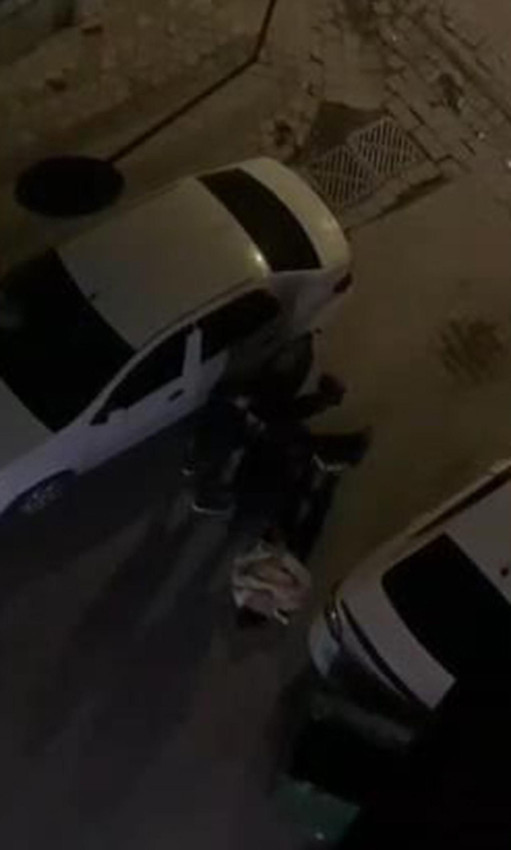 İstanbul'da sokakta uyuşturucu satan torbacılara suçüstü! - Resim: 2