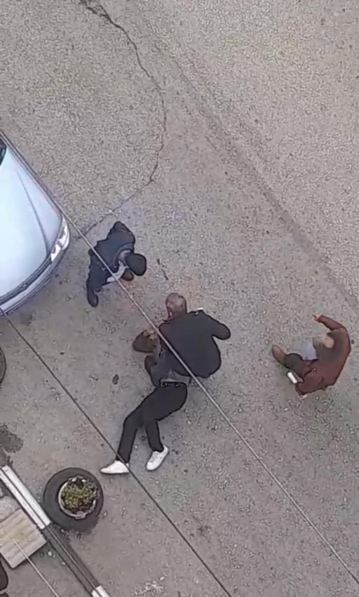 Küçük kız ''beni taciz etti'' dedi, ailesi dükkanı basıp şüpheliyi evire çevire dövdü - Resim: 2