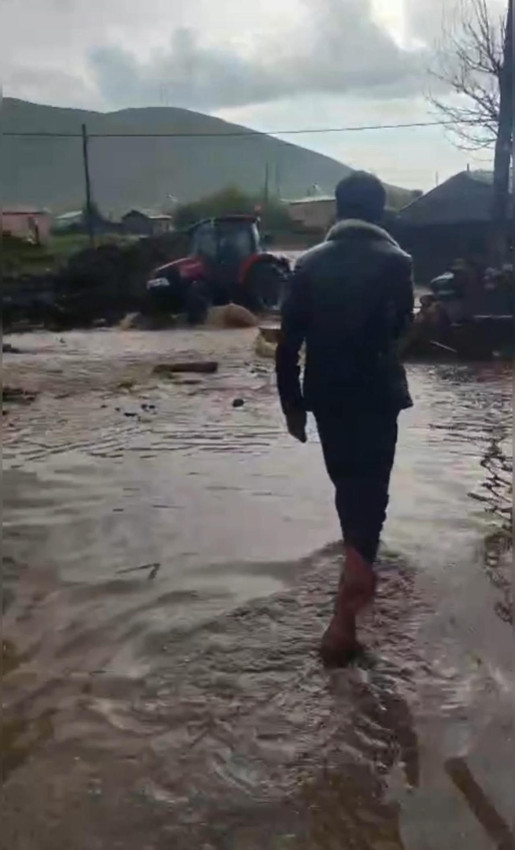 Ardahan'da sağanak yağış sele yol açtı - Resim: 1
