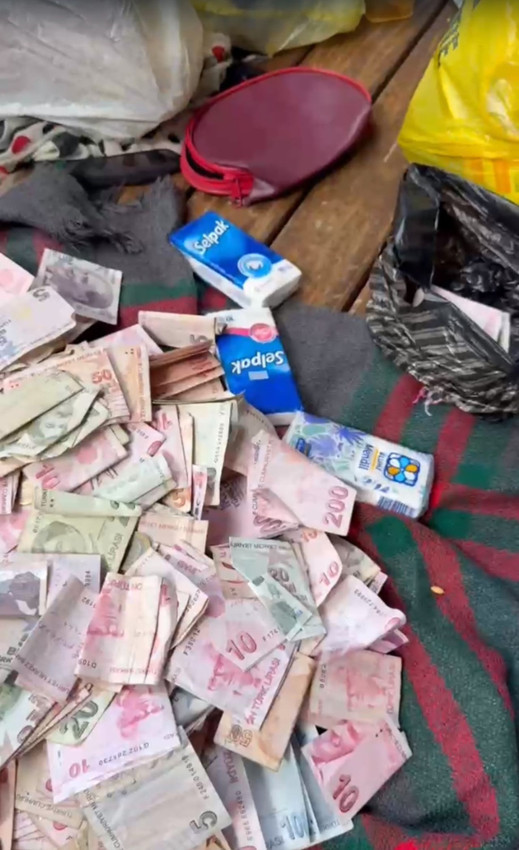 Dilencinin üzerinden çıkan para ve altınları gören gözlerine inanamadı - Resim: 2