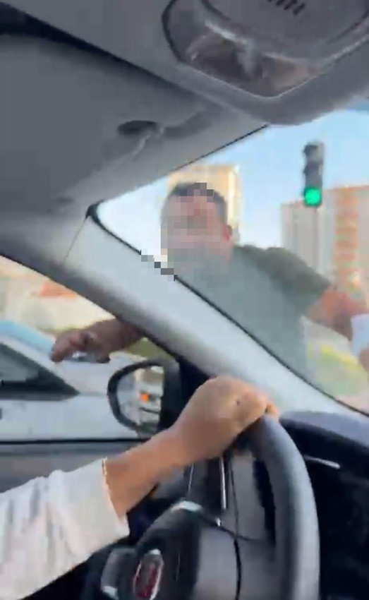 Trafikte kadın sürücülere kabusu yaşatan maganda kamerada - Resim: 3