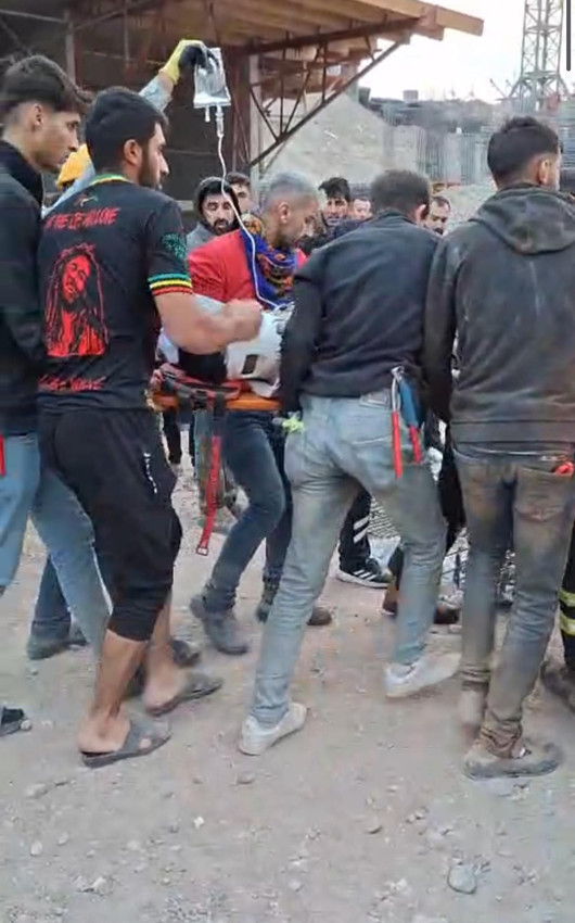 Beton parçaları inşaat işçilerinin üzerine devrildi: 1 ölü, 1 yaralı - Resim: 3