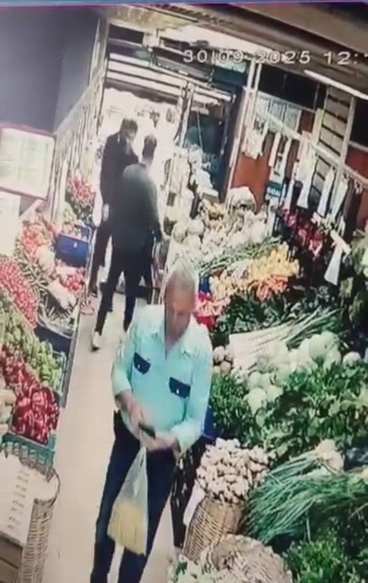 İstanbul'da markette bir kadına yumruklu saldırı: Saldırı anı kamerada - Resim: 1