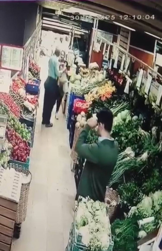 İstanbul'da markette bir kadına yumruklu saldırı: Saldırı anı kamerada - Resim: 4