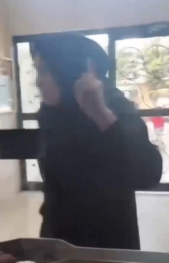 Çocukların kavgası annelerin ''bıçaklı'' kavgasına dönüştü! Korku dolu anlar kamerada - Resim: 3