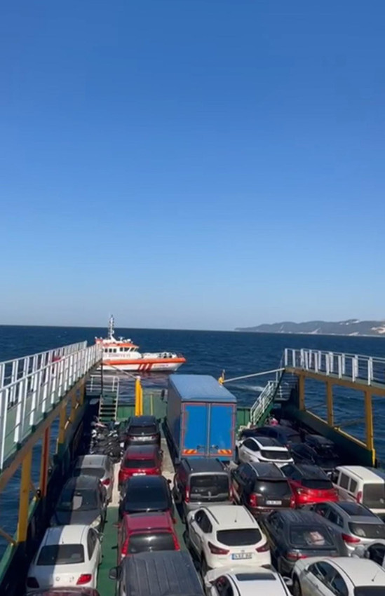 Marmara Denizi'nde arabalı feribotta yangın paniği - Resim: 2