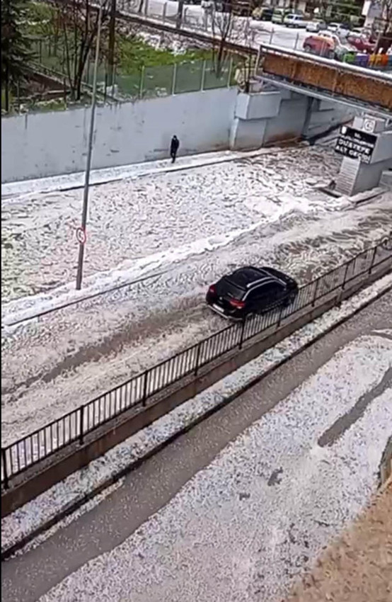 Ankara'yı dolu ve sağanak vurdu - Resim: 2