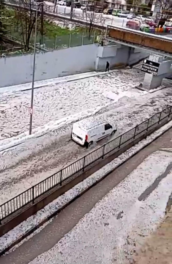 Ankara'yı dolu ve sağanak vurdu - Resim: 1