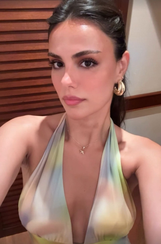 Özgü Kaya'nın tatil pozlarını gören ''manken misin yoksa oyuncu mu'' diye sordu - Resim: 2