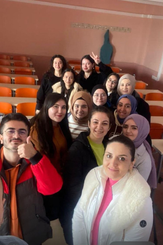 Kızını örnek alan 2 çocuk annesi önce liseyi bitirdi, şimdi de üniversite öğrencisi oldu - Resim: 2