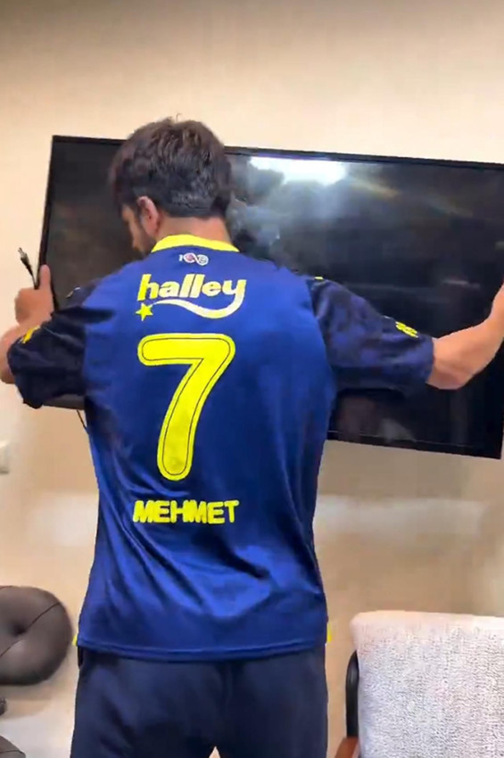 Fenerbahçeli taraftarın derbi isyanı sosyal medyayı salladı - Resim: 2