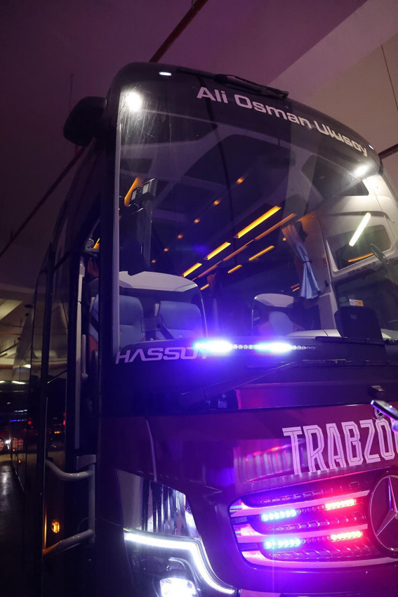 Trabzonspor'un takım otobüsü taşlı saldırıya uğradı! - Resim: 4