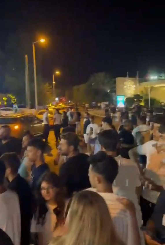 Bodrum'da taksicilerle VIP'çiler birbirine girdi: Taksiciler yolu trafiğe kapattı! - Resim: 4