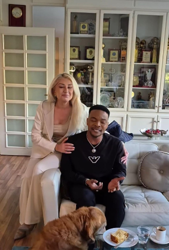 Sahnelerin 66 yaşındaki güçlü sesi Muazzez Ersoy'un 66 yaşında olduğuna inanmak için 66 şahit lazım - Resim: 4