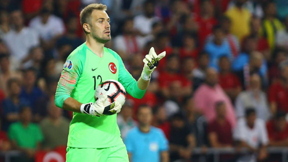 Mert Günok, yıllar sonra Fenerbahçe'ye geri döndü