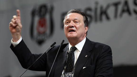 Beşiktaş Genel Kurulu'ndan eski başkanı Hasan Arat'a çifte şok